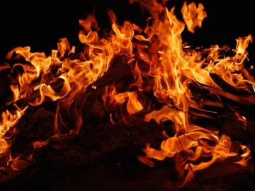 Vật liệu dễ cháy là gì? Một số vật liệu tiềm ẩn nguy cơ cháy nổ cao trong gia đình