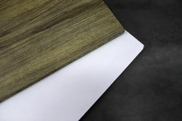 So sánh Laminate thường và Laminate kháng khuẩn